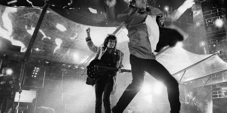 Yeah Yeah Yeahs announce first US shows in three years, tease new music