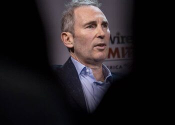 Tech sell-off pushes Nasdaq to steepest drop since June 2020