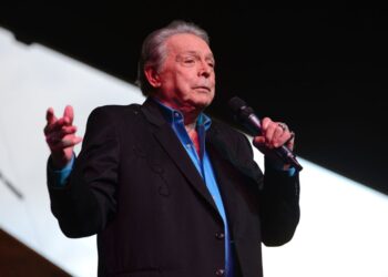 Mickey Gilley, country star who inspired ‘Urban Cowboy,’ dies at 86